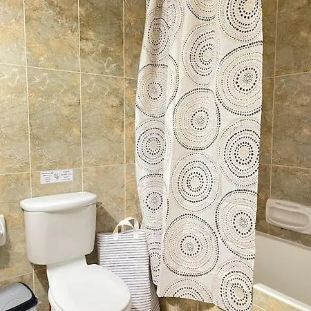 With A Luxurious Location Near The Sea Apartman Paphos